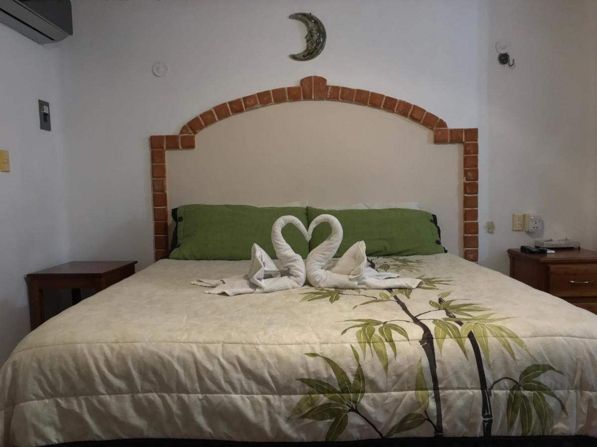 Suites Fenicia (Adults Only) Playa del Carmen Exterior foto